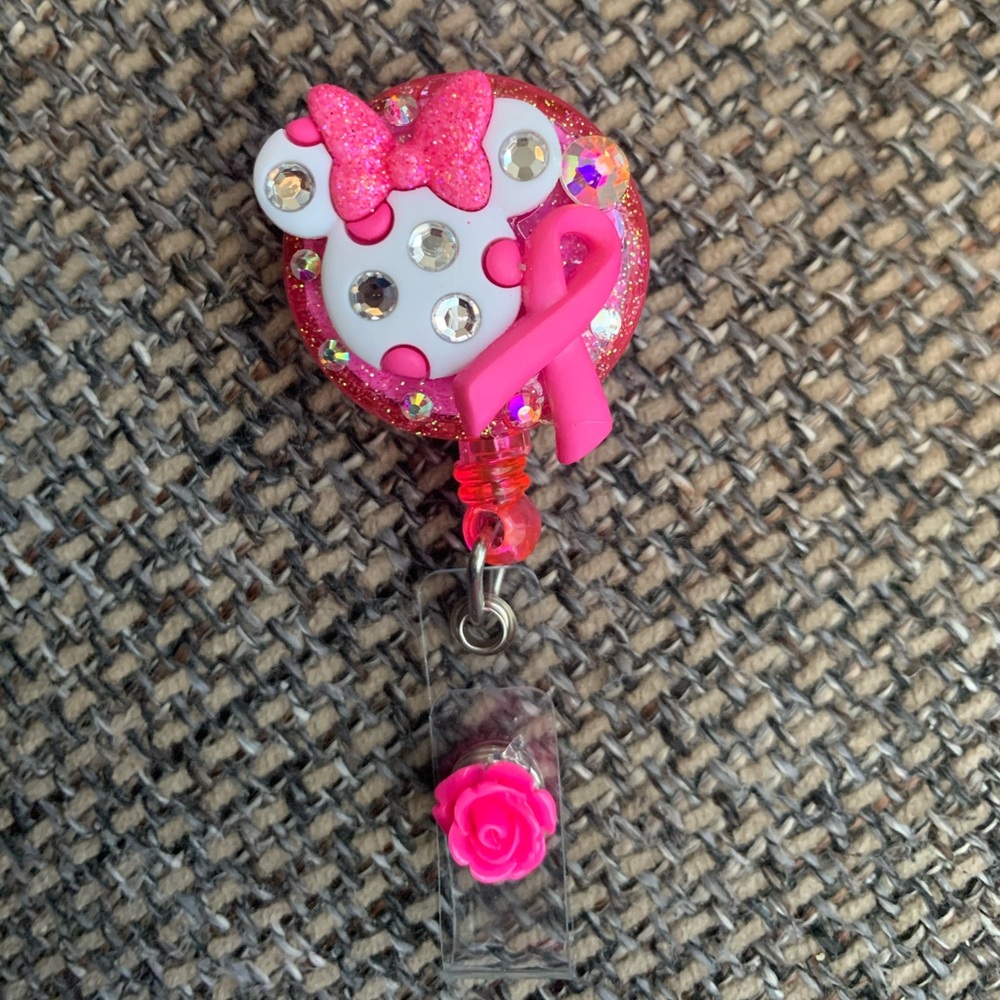 Minni Mouse  cancer free !!
